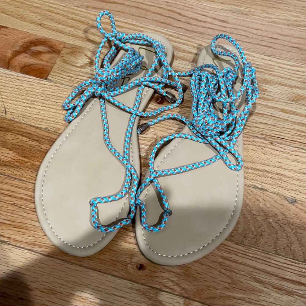 NWOT Lulu’s lace up gladiator sandal